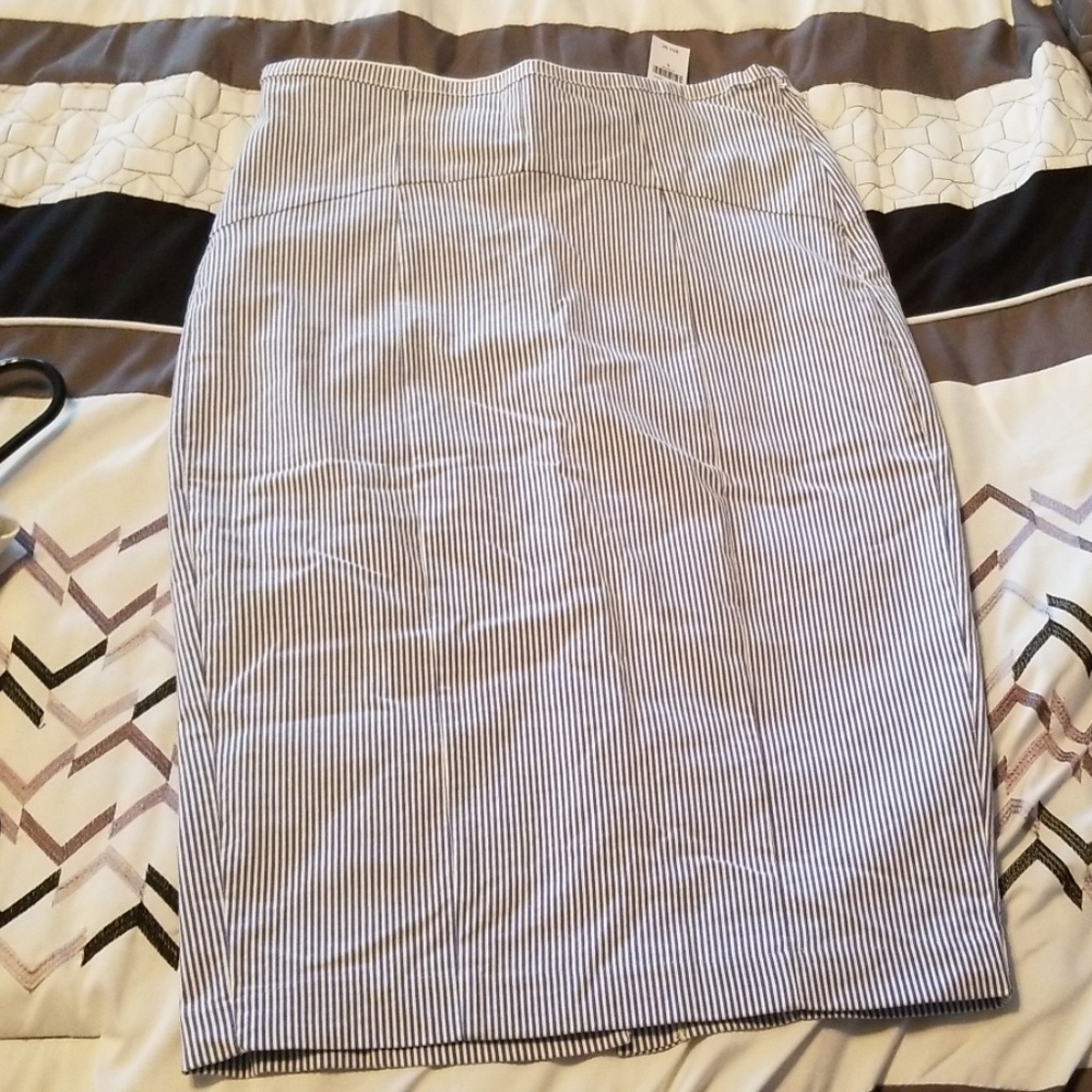 NY&Co. Midi skirt NWT